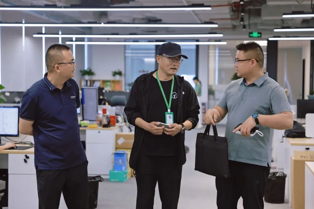 柯坪县县委常委组织部长刘乐一行抵达远方好物总部探讨乡村振兴合作事宜